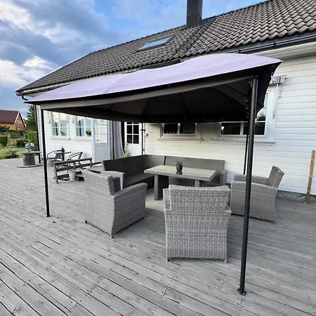 Romslig Enebolig I 아파트 그림스타드