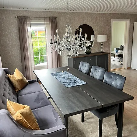 Romslig Enebolig I * 그림스타드