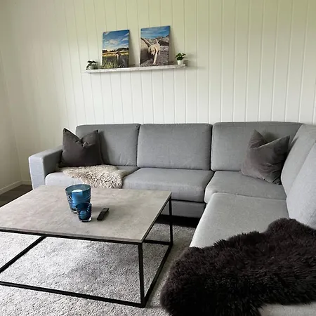 Romslig Enebolig I 아파트 *