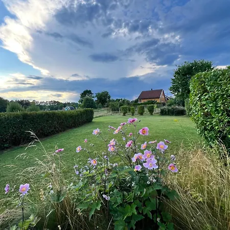 Romslig Enebolig I アパート グリムスタ