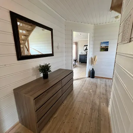 Romslig Enebolig I グリムスタ